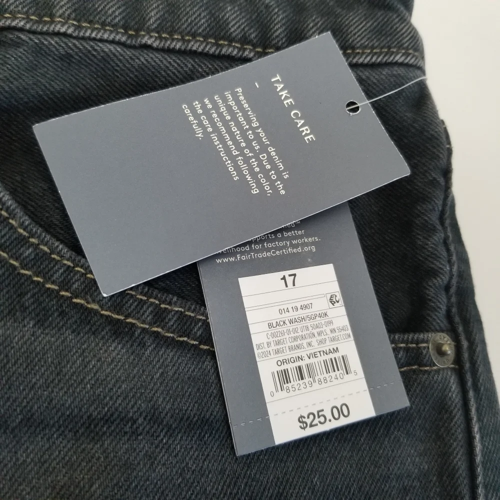 Universal Thread Mid-Rise 90's Baggy Denim Shorts Size 17 NWT